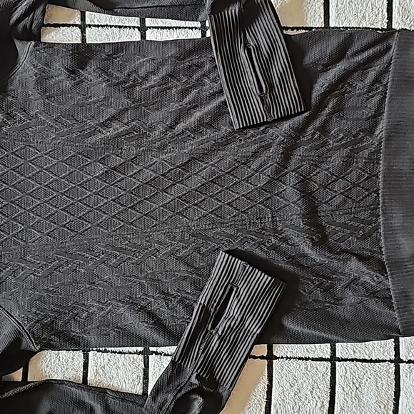 STUNNING LULULEMON REST LESS Hoodie black cable texture - Picture 5 of 12